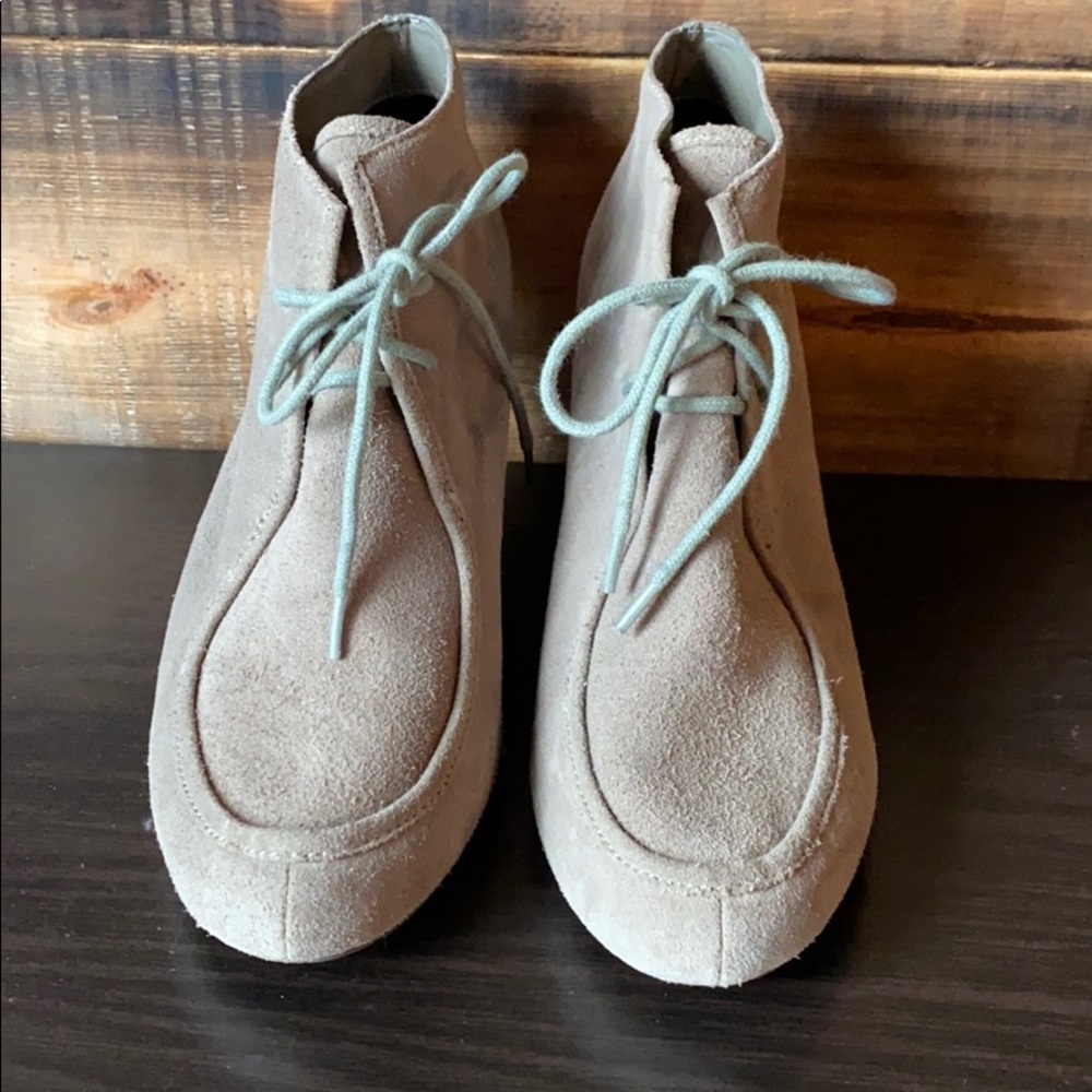 Grey suede booties - Picture 3 of 4